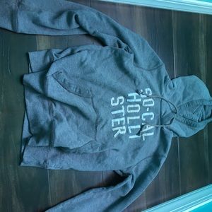 Sweatshirt with drawstrings